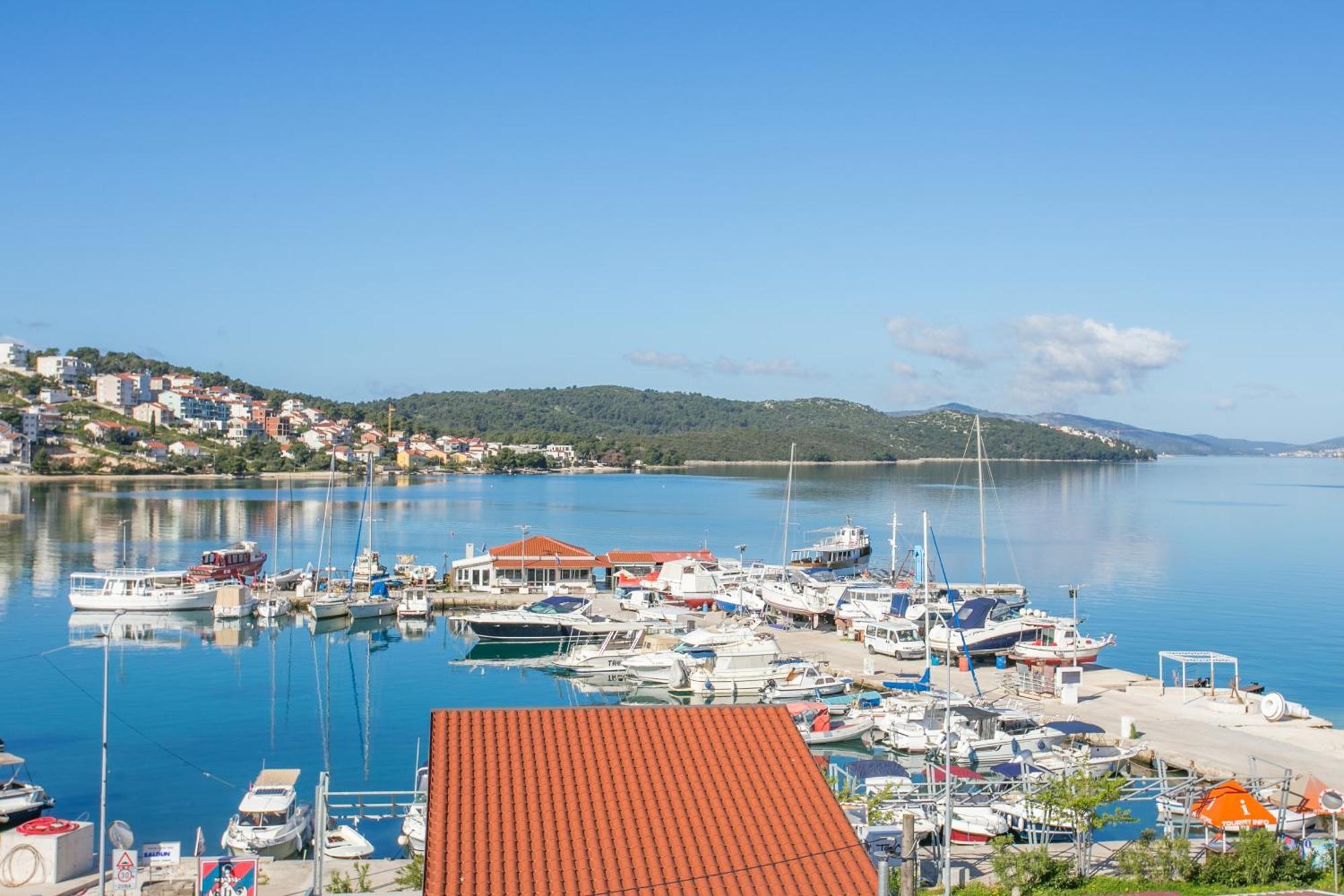 Seaside Apartments With A Swimming Pool Okrug Gornji, Ciovo - 11374 Trogir Exterior foto