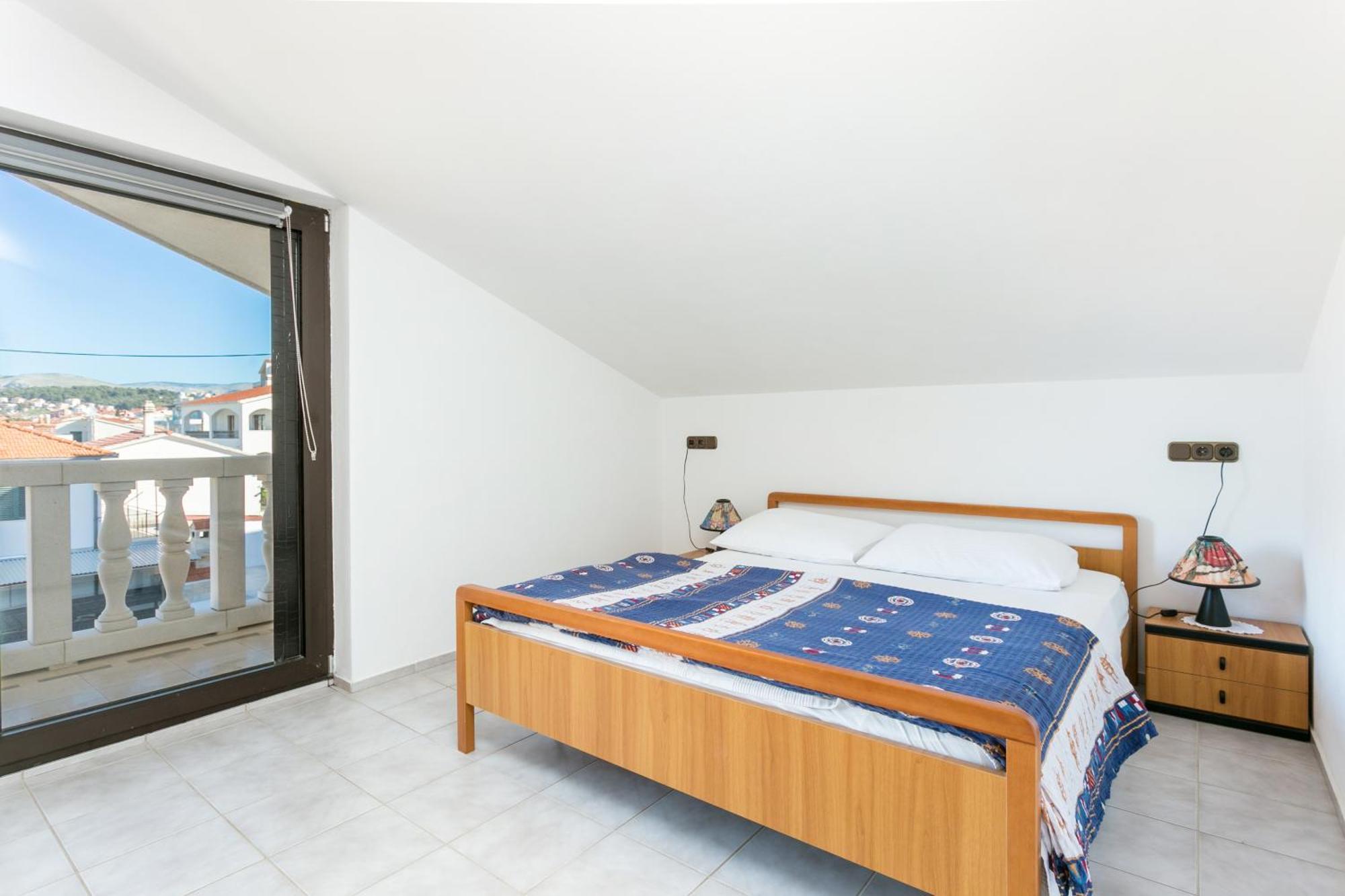 Seaside Apartments With A Swimming Pool Okrug Gornji, Ciovo - 11374 Trogir Exterior foto